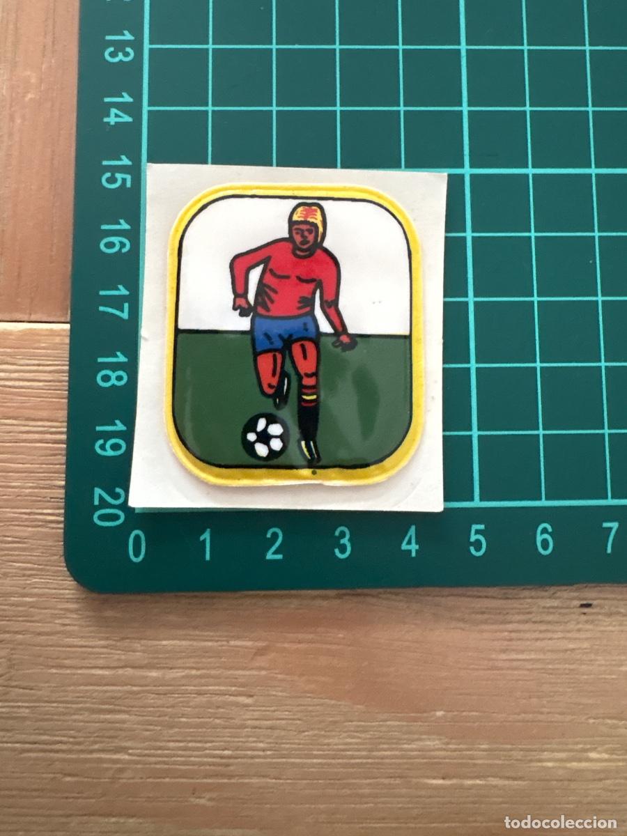Coleccionismo cromos antiguos: B2. (18) PEGATINA COPA MUNDIAL JUGADOR CROMO ACOLCHADO PHOSKITOS SIN PEGAR NUEVO WORLD CUP
