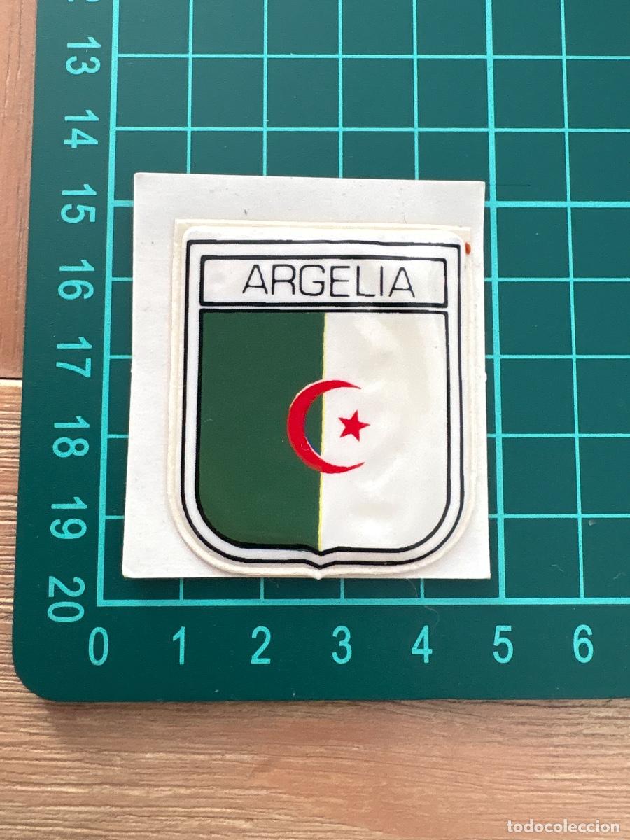 Coleccionismo cromos antiguos: B2. (18) PEGATINA COPA MUNDIAL ARGELIA CROMO ACOLCHADO PHOSKITOS SIN PEGAR NUEVO WORLD CUP