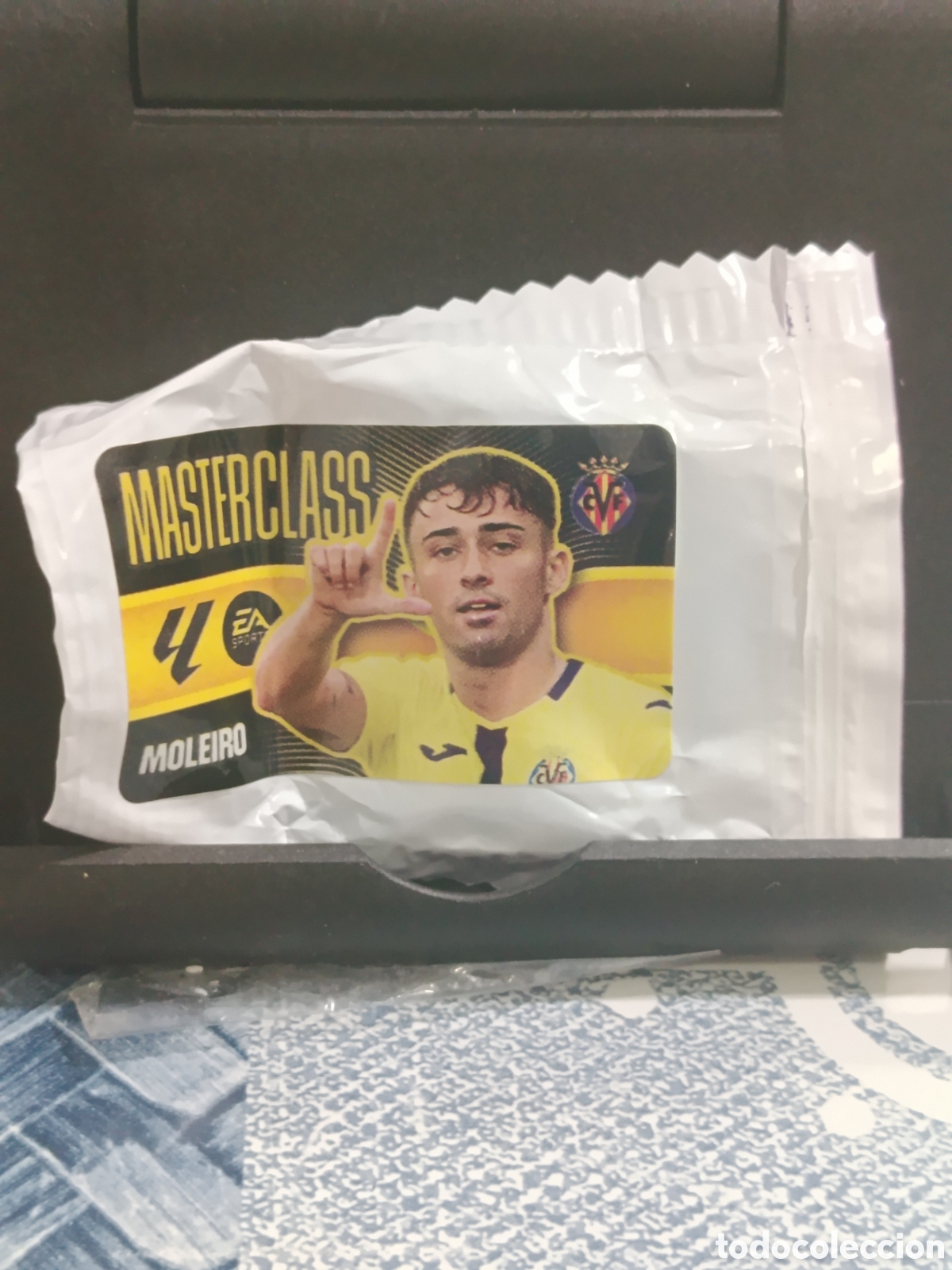 Colecionismo Cromos antigos: MOLEIRO VILLARREAL MASTERCLASS CROMO CHICLE LIGA ESTE 26 27 2026 2027 PANINI