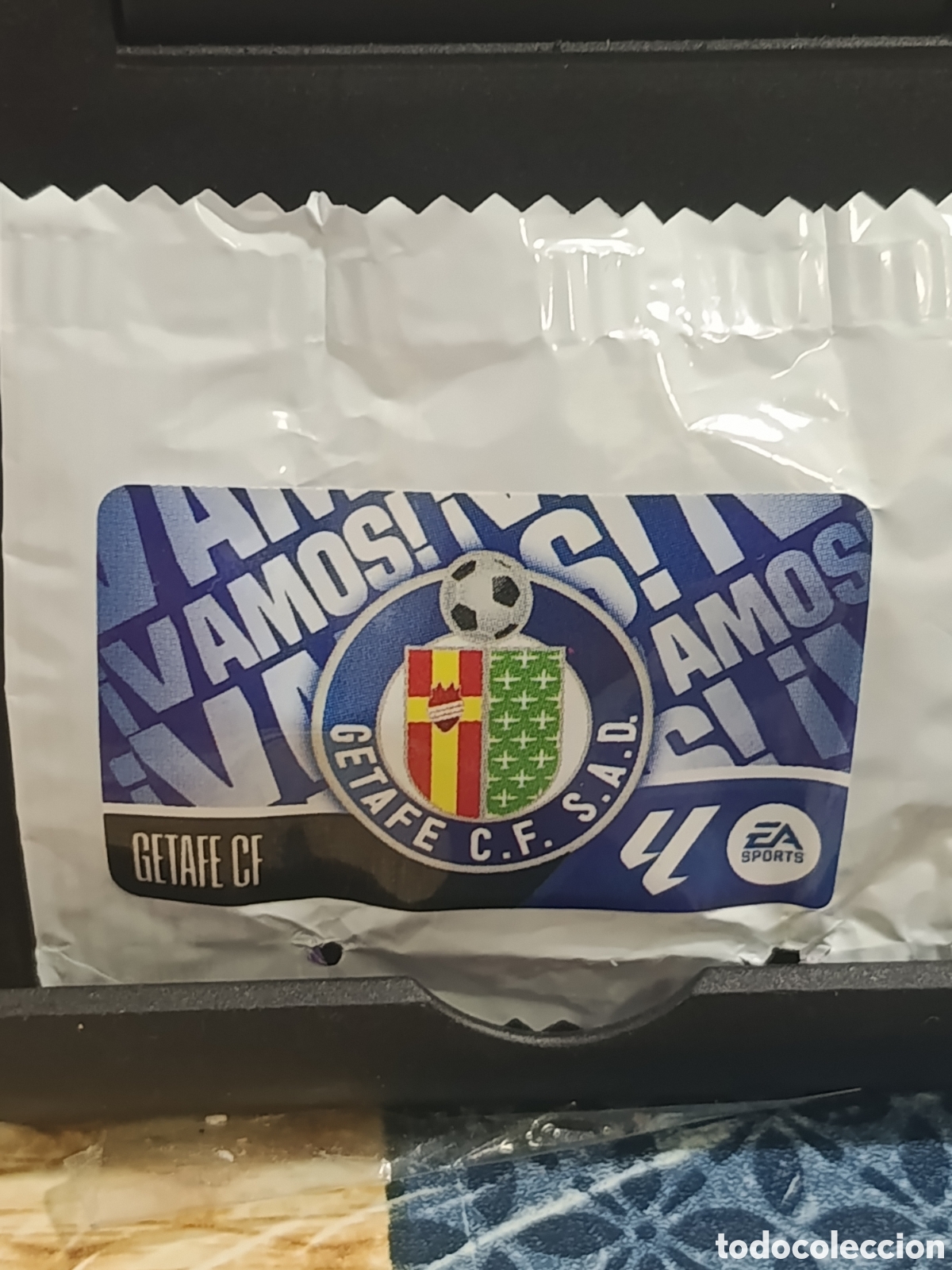 Colecionismo Cromos antigos: ESCUDO GETAFE VAMOS CROMO CHICLE LIGA ESTE 26 27 2026 2027 PANINI