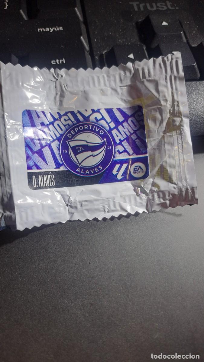 Coleccionismo cromos antiguos: CROMO ESCUDO ALAVES CHICLE LIGA 2026 2027 26 27 ESTE PANINI NUNCA PEGADO