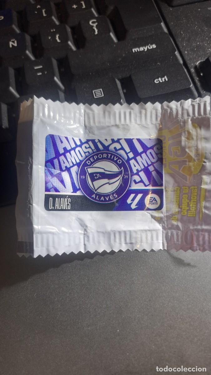 Coleccionismo cromos antiguos: CROMO ESCUDO ALAVES CHICLE LIGA 2026 2027 26 27 ESTE PANINI NUNCA PEGADO
