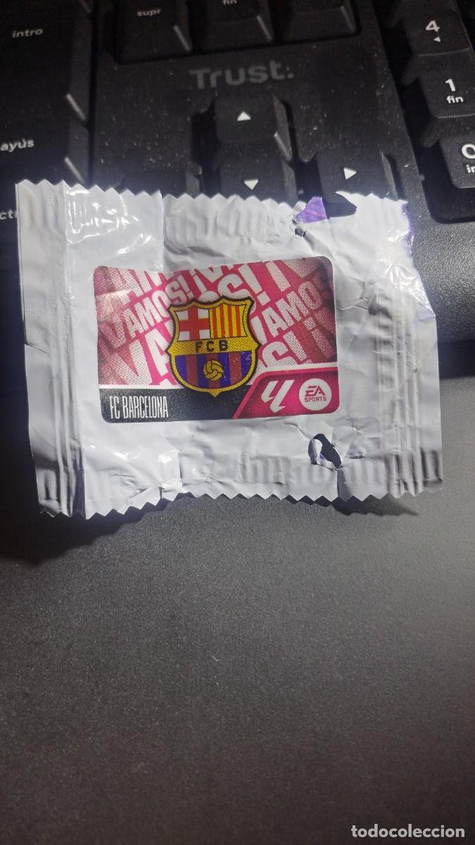 Coleccionismo cromos antiguos: CROMO ESCUDO BARCELONA CHICLE LIGA 2026 2027 26 27 ESTE PANINI NUNCA PEGADO