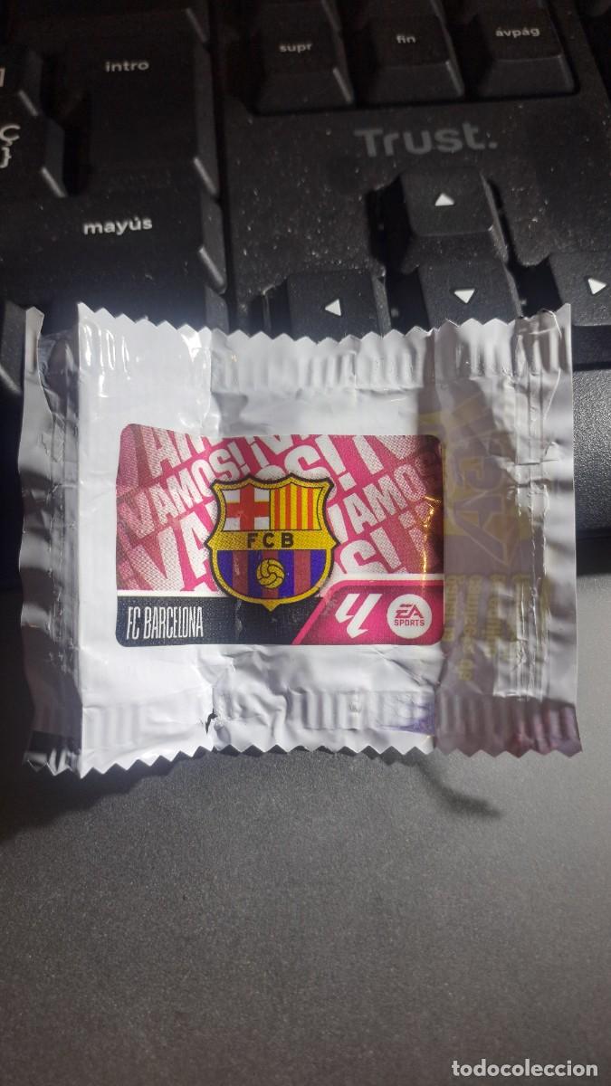 Coleccionismo cromos antiguos: CROMO ESCUDO BARCELONA CHICLE LIGA 2026 2027 26 27 ESTE PANINI NUNCA PEGADO