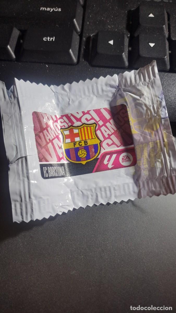 Coleccionismo cromos antiguos: CROMO ESCUDO BARCELONA CHICLE LIGA 2026 2027 26 27 ESTE PANINI NUNCA PEGADO