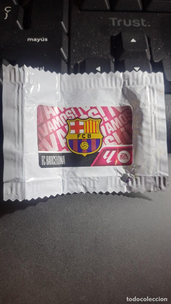Coleccionismo cromos antiguos: CROMO ESCUDO BARCELONA CHICLE LIGA 2026 2027 26 27 ESTE PANINI NUNCA PEGADO