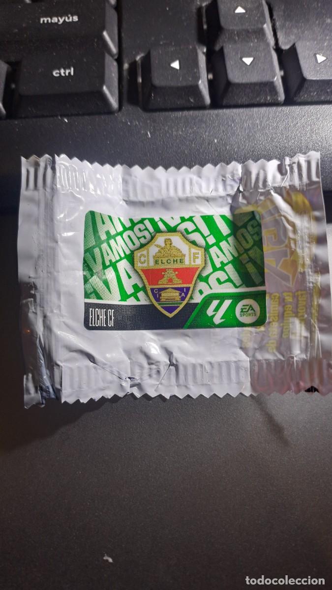 Coleccionismo cromos antiguos: CROMO ESCUDO ELCHE CHICLE LIGA 2026 2027 26 27 ESTE PANINI NUNCA PEGADO