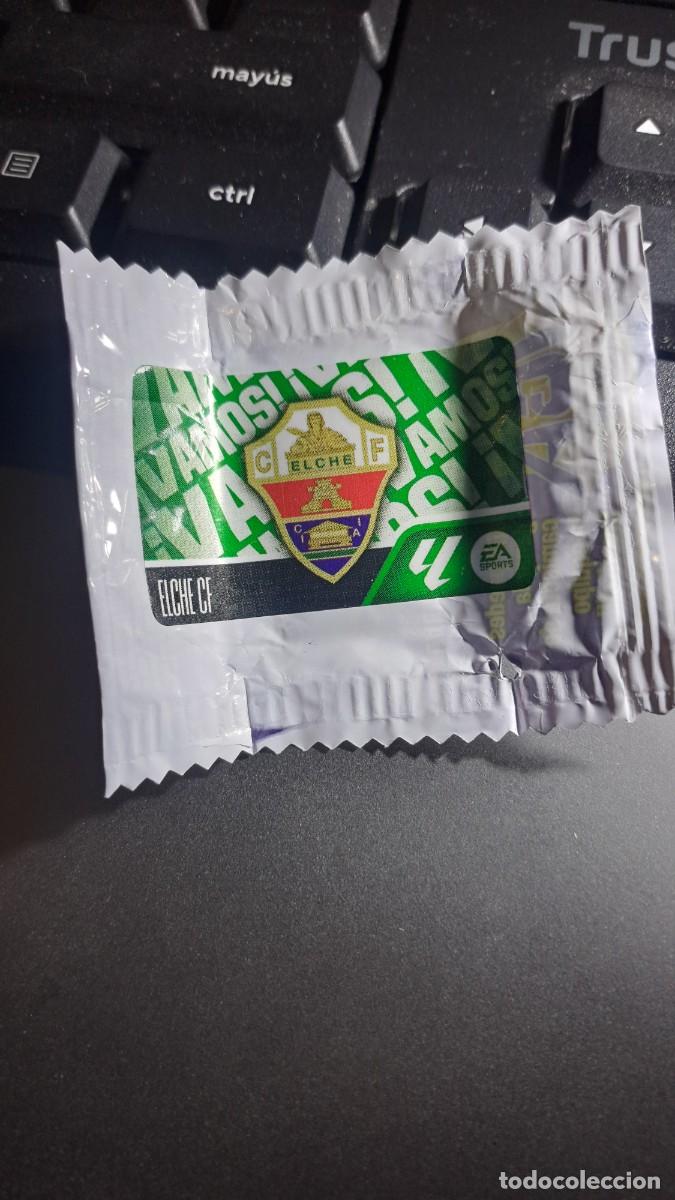 Coleccionismo cromos antiguos: CROMO ESCUDO ELCHE CHICLE LIGA 2026 2027 26 27 ESTE PANINI NUNCA PEGADO