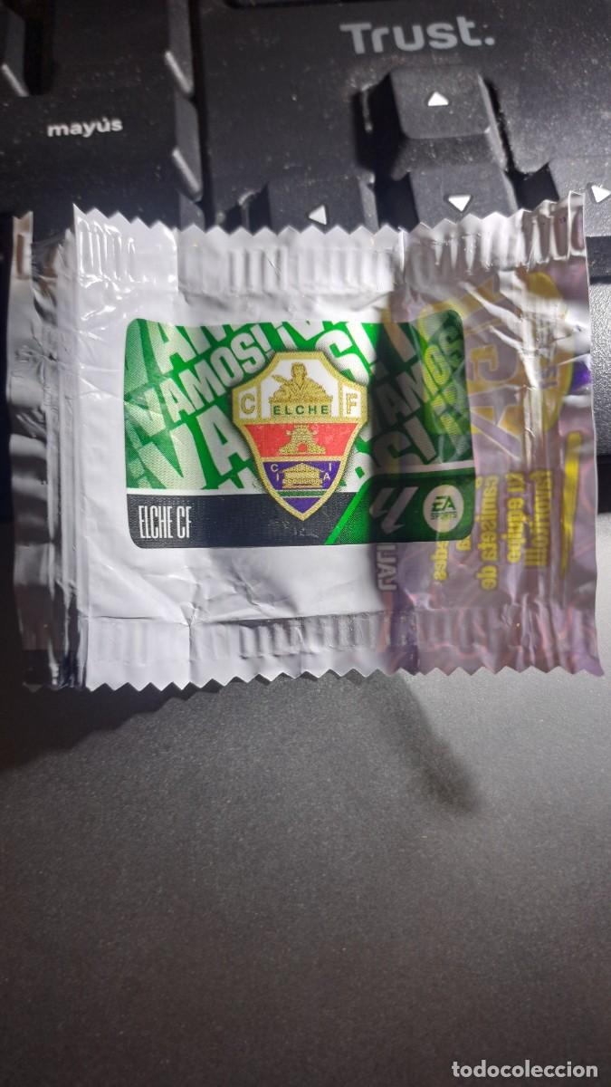 Coleccionismo cromos antiguos: CROMO ESCUDO ELCHE CHICLE LIGA 2026 2027 26 27 ESTE PANINI NUNCA PEGADO