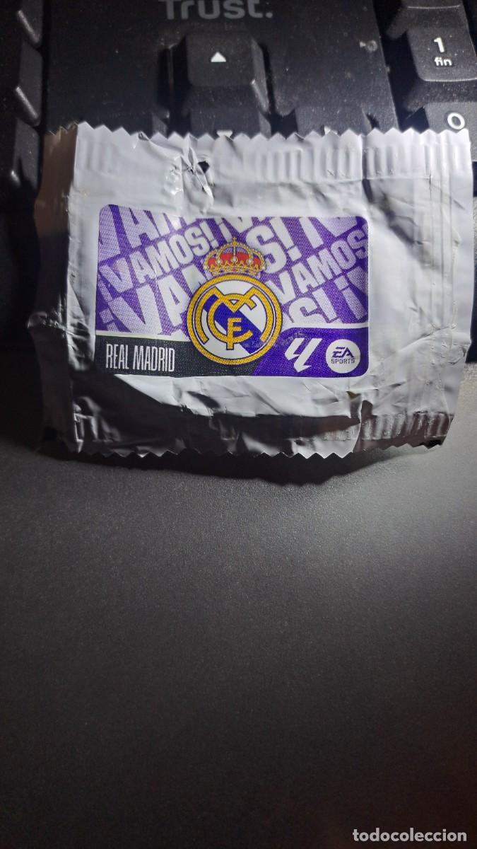 Coleccionismo cromos antiguos: CROMO ESCUDO REAL MADRID CHICLE LIGA 2026 2027 26 27 ESTE PANINI NUNCA PEGADO
