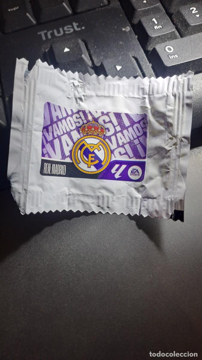 Coleccionismo cromos antiguos: CROMO ESCUDO REAL MADRID CHICLE LIGA 2026 2027 26 27 ESTE PANINI NUNCA PEGADO