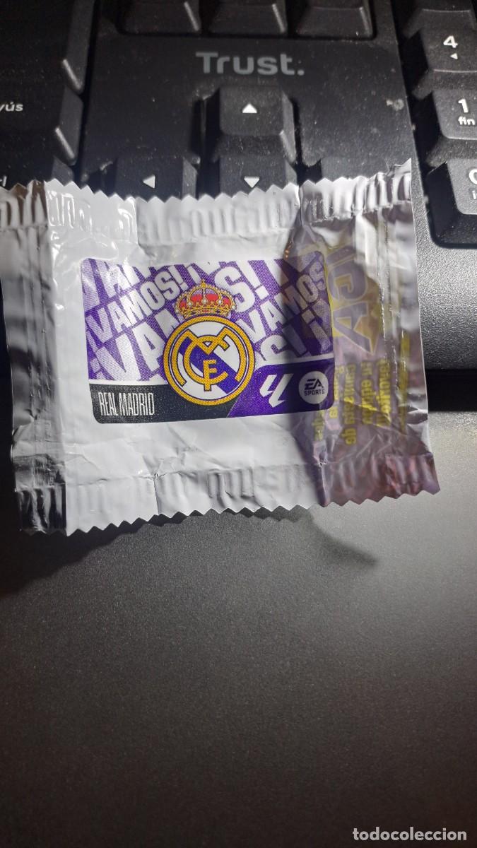 Coleccionismo cromos antiguos: CROMO ESCUDO REAL MADRID CHICLE LIGA 2026 2027 26 27 ESTE PANINI NUNCA PEGADO