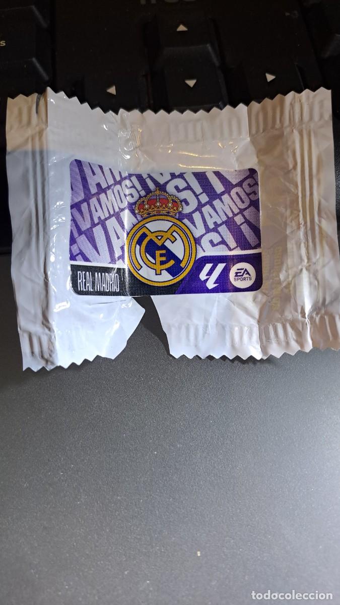 Coleccionismo cromos antiguos: CROMO ESCUDO REAL MADRID CHICLE LIGA 2026 2027 26 27 ESTE PANINI NUNCA PEGADO