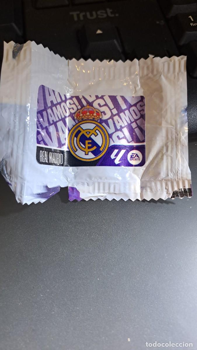 Coleccionismo cromos antiguos: CROMO ESCUDO REAL MADRID CHICLE LIGA 2026 2027 26 27 ESTE PANINI NUNCA PEGADO