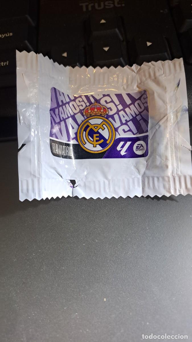 Coleccionismo cromos antiguos: CROMO ESCUDO REAL MADRID CHICLE LIGA 2026 2027 26 27 ESTE PANINI NUNCA PEGADO