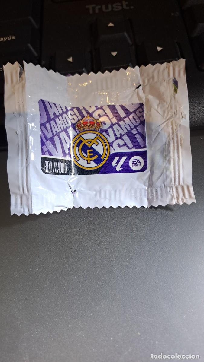 Coleccionismo cromos antiguos: CROMO ESCUDO REAL MADRID CHICLE LIGA 2026 2027 26 27 ESTE PANINI NUNCA PEGADO