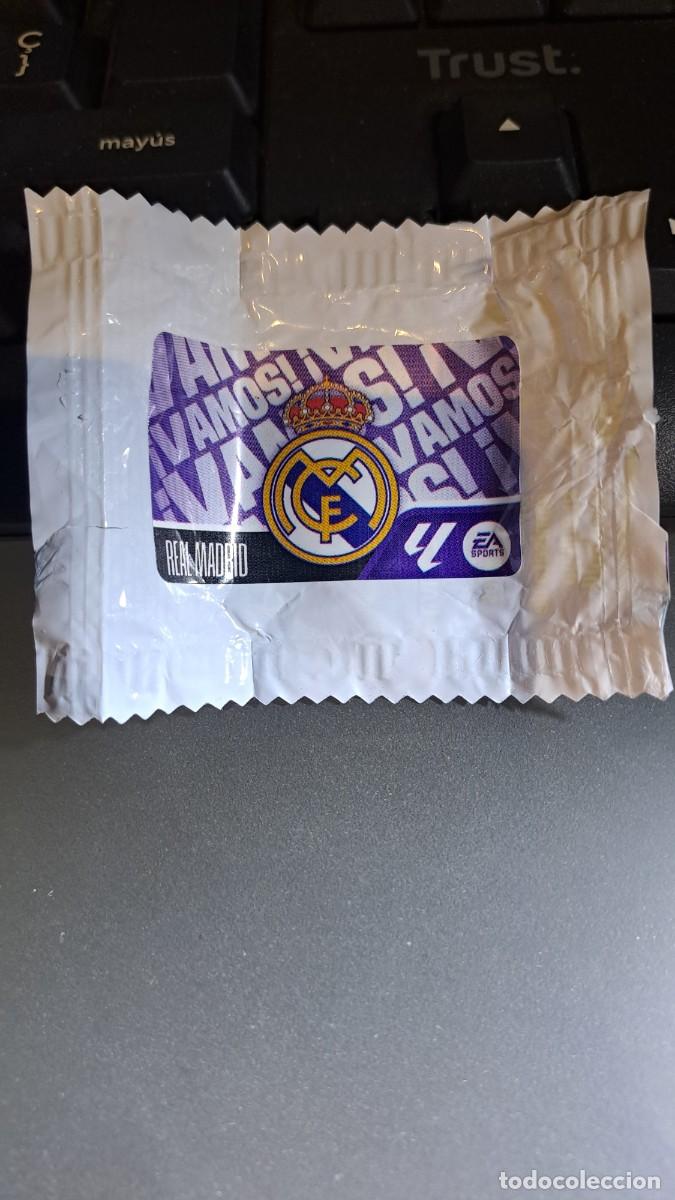 Coleccionismo cromos antiguos: CROMO ESCUDO REAL MADRID CHICLE LIGA 2026 2027 26 27 ESTE PANINI NUNCA PEGADO