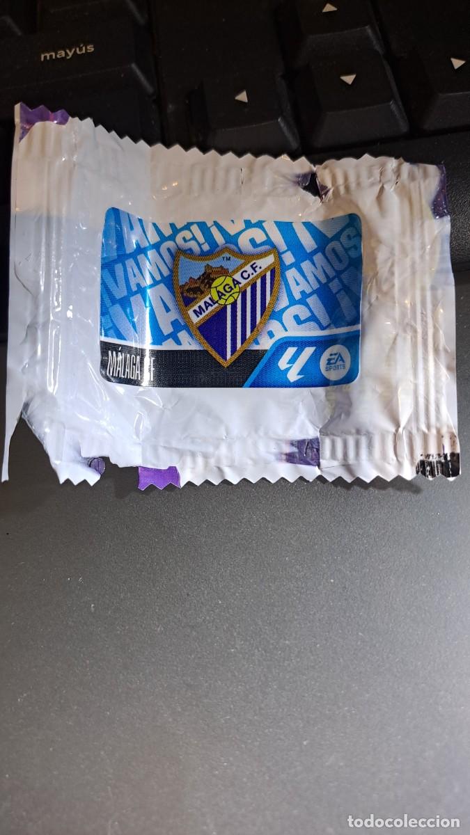 Coleccionismo cromos antiguos: CROMO ESCUDO MALAGA CHICLE LIGA 2026 2027 26 27 ESTE PANINI NUNCA PEGADO