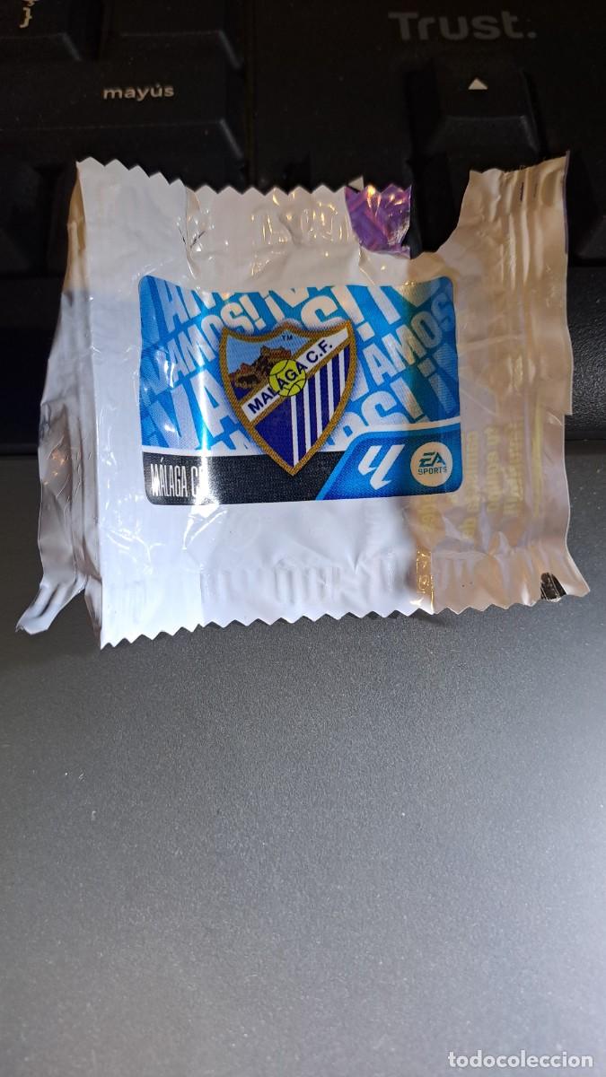 Coleccionismo cromos antiguos: CROMO ESCUDO MALAGA CHICLE LIGA 2026 2027 26 27 ESTE PANINI NUNCA PEGADO