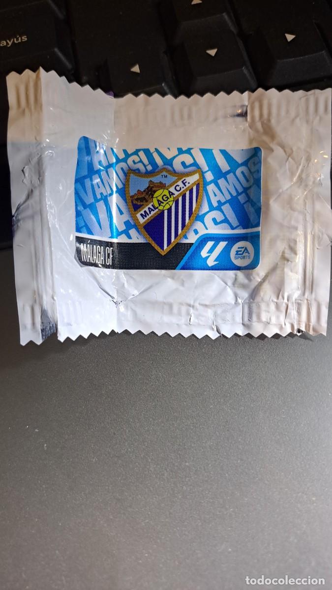 Coleccionismo cromos antiguos: CROMO ESCUDO MALAGA CHICLE LIGA 2026 2027 26 27 ESTE PANINI NUNCA PEGADO