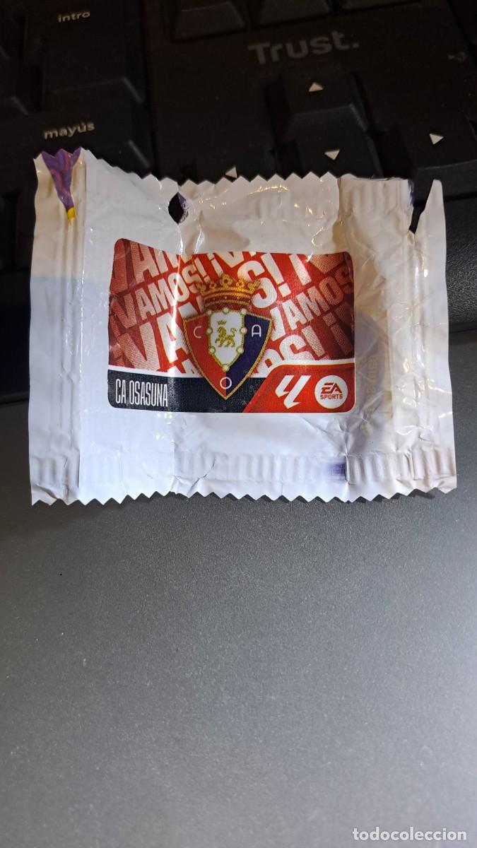 Coleccionismo cromos antiguos: CROMO ESCUDO OSASUNA CHICLE LIGA 2026 2027 26 27 ESTE PANINI NUNCA PEGADO