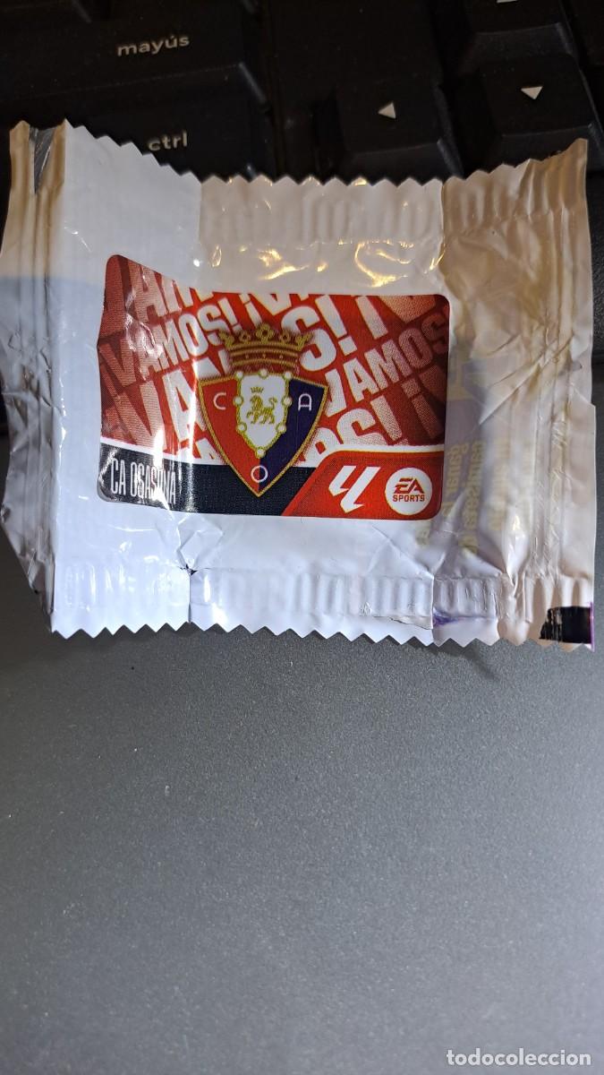 Coleccionismo cromos antiguos: CROMO ESCUDO OSASUNA CHICLE LIGA 2026 2027 26 27 ESTE PANINI NUNCA PEGADO