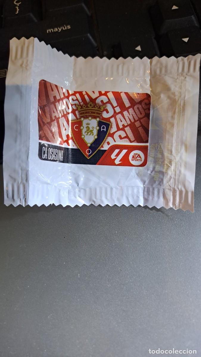 Coleccionismo cromos antiguos: CROMO ESCUDO OSASUNA CHICLE LIGA 2026 2027 26 27 ESTE PANINI NUNCA PEGADO