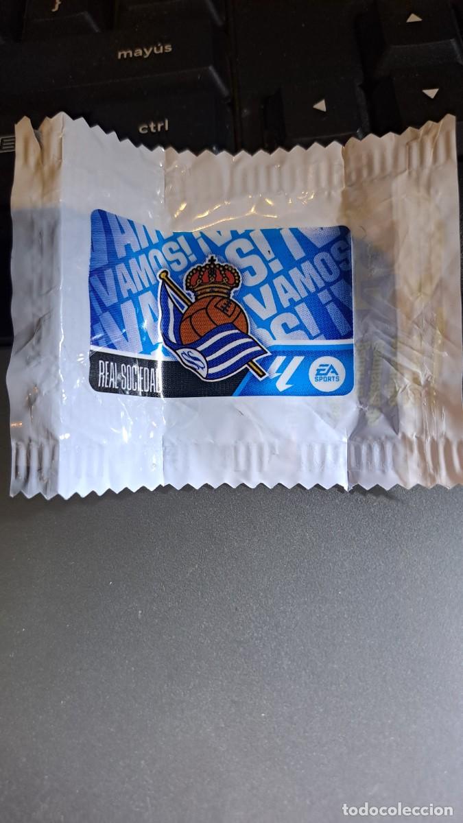 Sammeln alte Sammelbilder: CROMO ESCUDO REAL SOCIEDAD CHICLE LIGA 2026 2027 26 27 ESTE PANINI NUNCA PEGADO