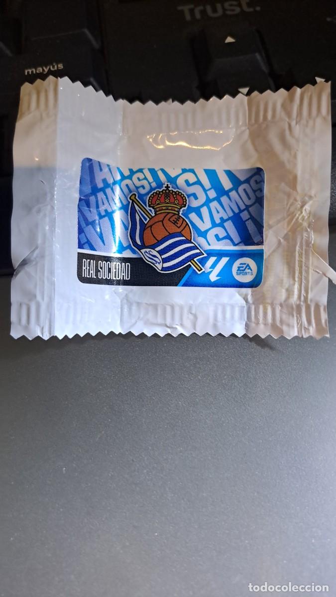 Coleccionismo cromos antiguos: CROMO ESCUDO REAL SOCIEDAD CHICLE LIGA 2026 2027 26 27 ESTE PANINI NUNCA PEGADO
