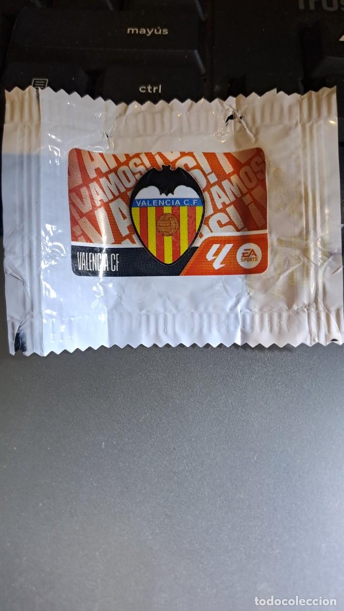 Coleccionismo cromos antiguos: CROMO ESCUDO VALENCIA CHICLE LIGA 2026 2027 26 27 ESTE PANINI NUNCA PEGADO