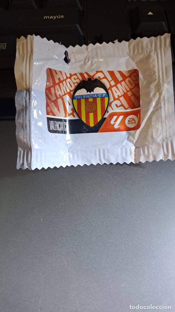 Coleccionismo cromos antiguos: CROMO ESCUDO VALENCIA CHICLE LIGA 2026 2027 26 27 ESTE PANINI NUNCA PEGADO
