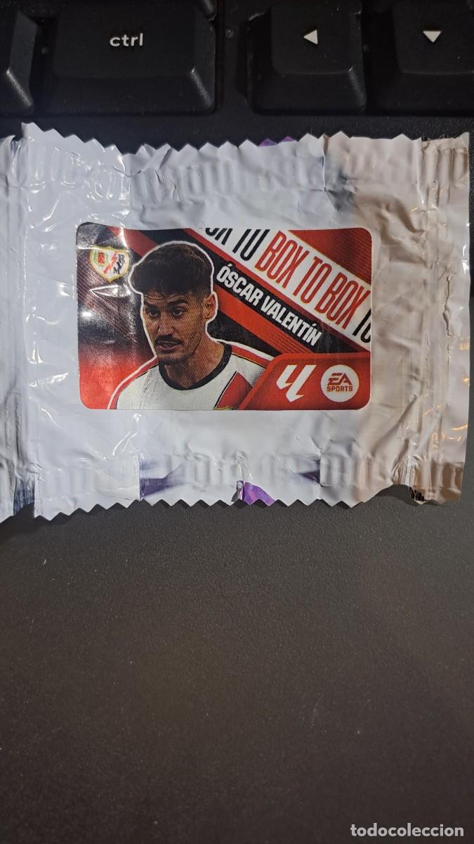 Coleccionismo cromos antiguos: CROMO OSCAR VALENTIN BOX TO BOX RAYO VALLECANO CHICLE LIGA 2026 2027 26 27 ESTE PANINI NUNCA PEGADO