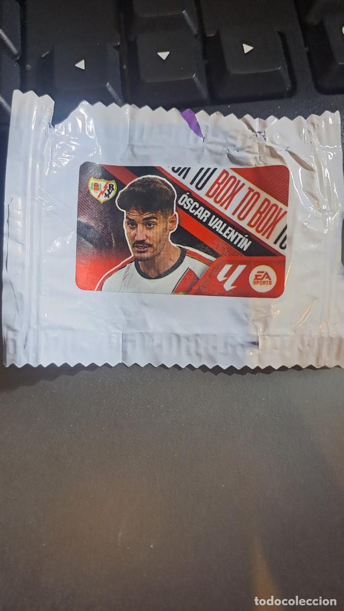 Coleccionismo cromos antiguos: CROMO OSCAR VALENTIN BOX TO BOX RAYO VALLECANO CHICLE LIGA 2026 2027 26 27 ESTE PANINI NUNCA PEGADO