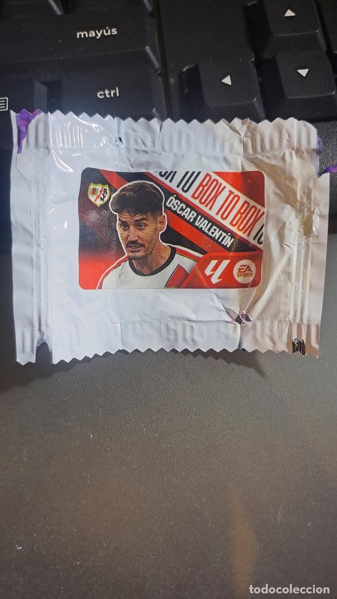 Coleccionismo cromos antiguos: CROMO OSCAR VALENTIN BOX TO BOX RAYO VALLECANO CHICLE LIGA 2026 2027 26 27 ESTE PANINI NUNCA PEGADO