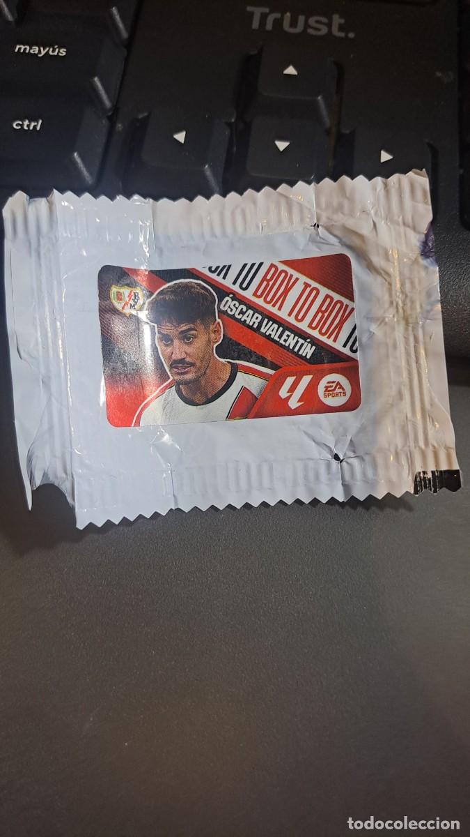 Coleccionismo cromos antiguos: CROMO OSCAR VALENTIN BOX TO BOX RAYO VALLECANO CHICLE LIGA 2026 2027 26 27 ESTE PANINI NUNCA PEGADO