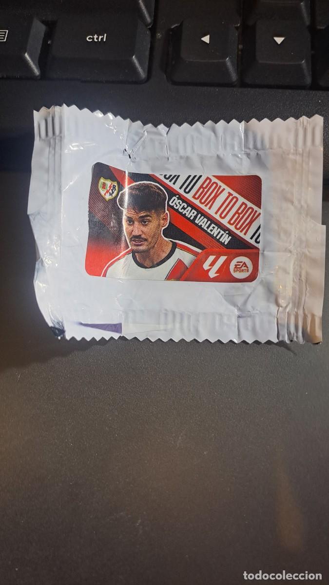 Coleccionismo cromos antiguos: CROMO OSCAR VALENTIN BOX TO BOX RAYO VALLECANO CHICLE LIGA 2026 2027 26 27 ESTE PANINI NUNCA PEGADO