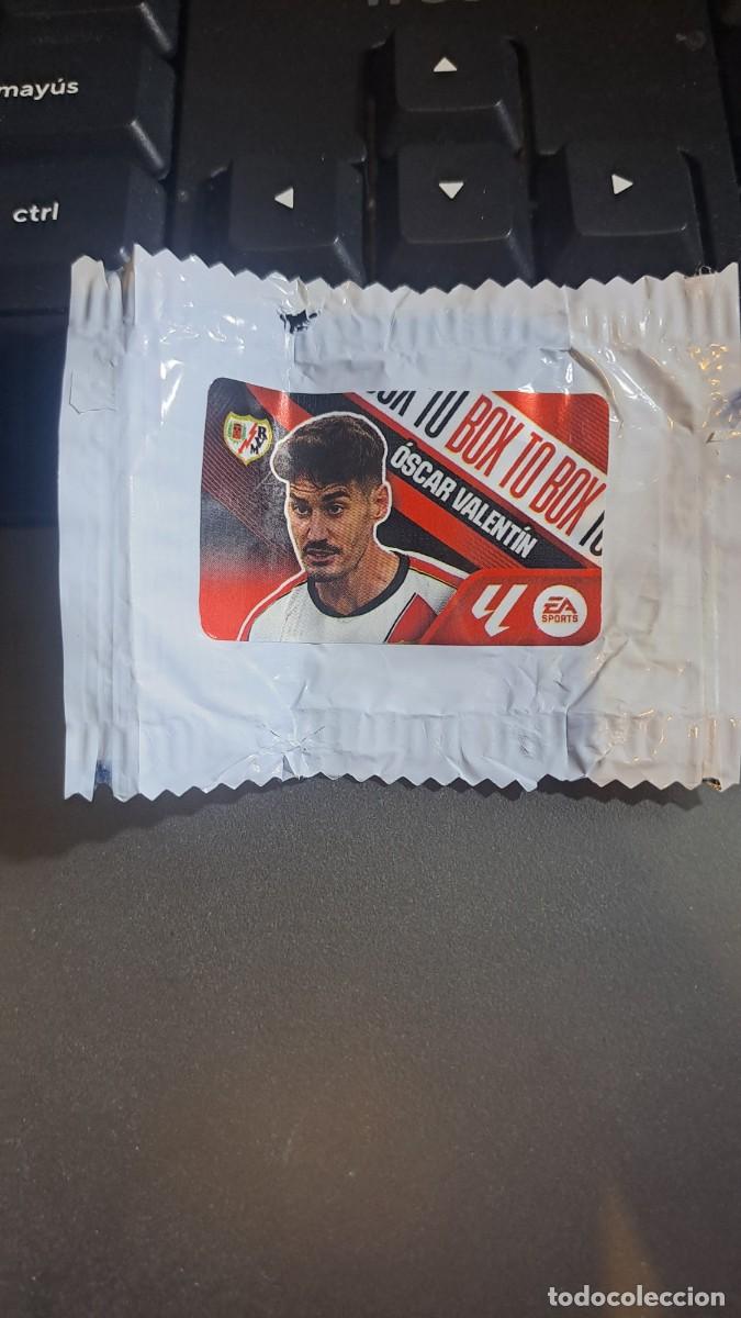 Coleccionismo cromos antiguos: CROMO OSCAR VALENTIN BOX TO BOX RAYO VALLECANO CHICLE LIGA 2026 2027 26 27 ESTE PANINI NUNCA PEGADO