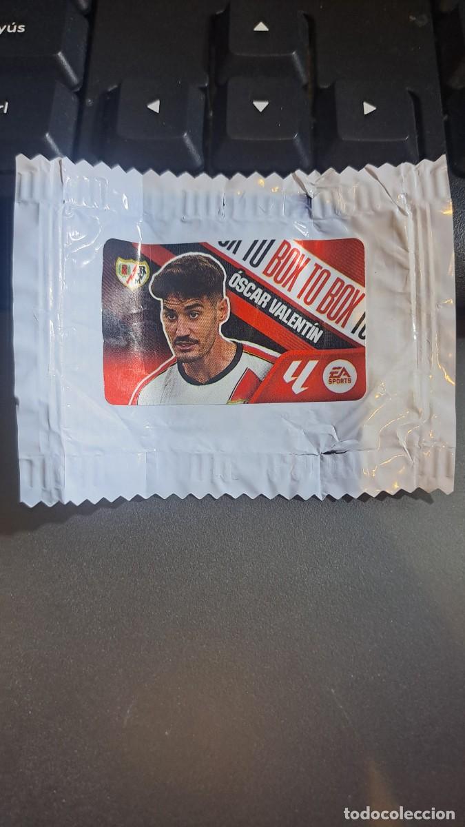 Coleccionismo cromos antiguos: CROMO OSCAR VALENTIN BOX TO BOX RAYO VALLECANO CHICLE LIGA 2026 2027 26 27 ESTE PANINI NUNCA PEGADO