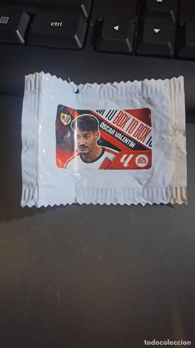Coleccionismo cromos antiguos: CROMO OSCAR VALENTIN BOX TO BOX RAYO VALLECANO CHICLE LIGA 2026 2027 26 27 ESTE PANINI NUNCA PEGADO