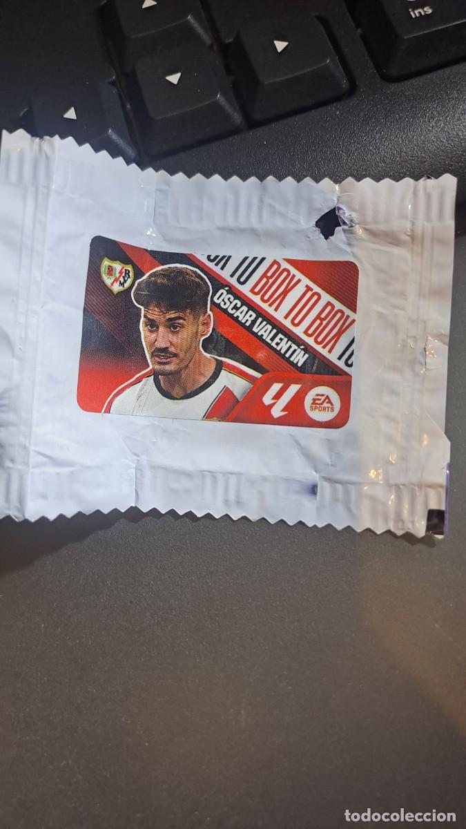 Coleccionismo cromos antiguos: CROMO OSCAR VALENTIN BOX TO BOX RAYO VALLECANO CHICLE LIGA 2026 2027 26 27 ESTE PANINI NUNCA PEGADO