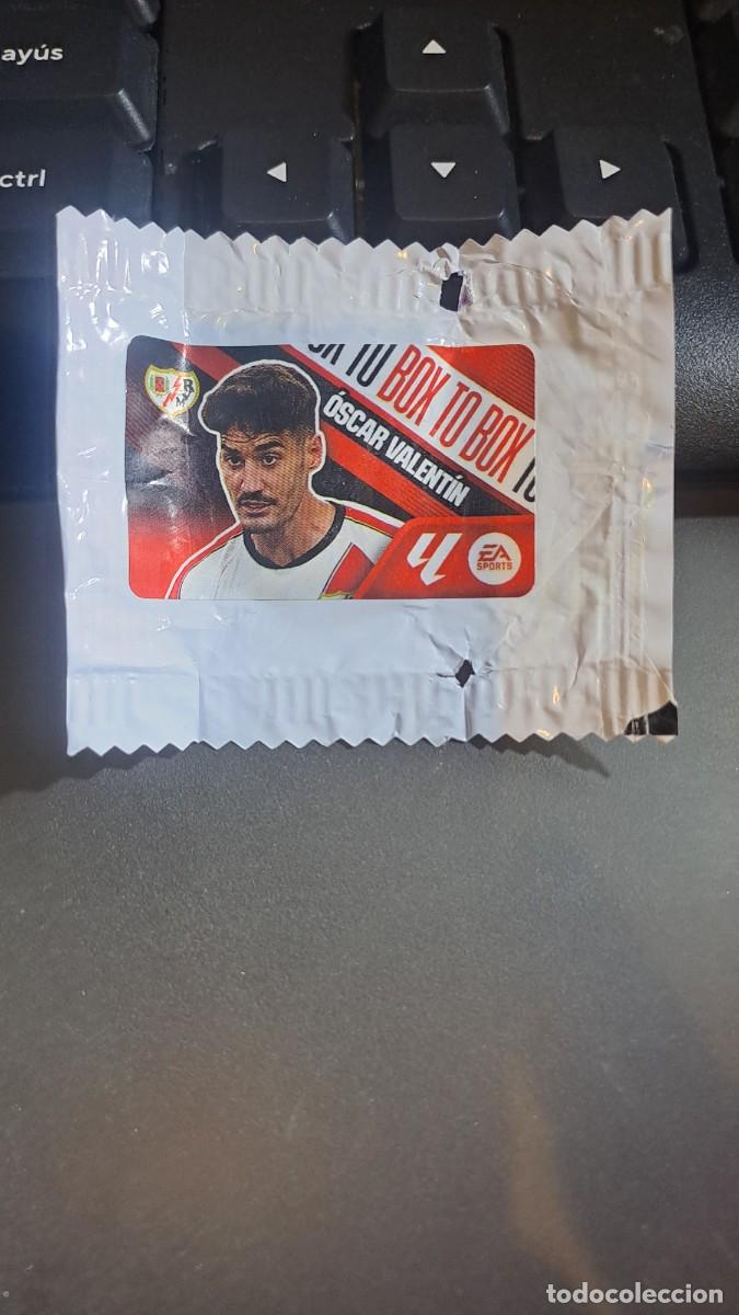 Coleccionismo cromos antiguos: CROMO OSCAR VALENTIN BOX TO BOX RAYO VALLECANO CHICLE LIGA 2026 2027 26 27 ESTE PANINI NUNCA PEGADO