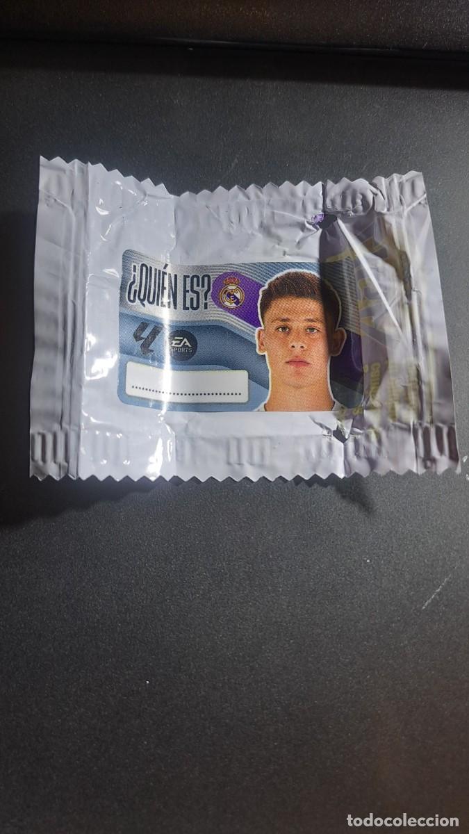 Coleccionismo cromos antiguos: CROMO GULER &iquest;QUIEN ES? REAL MADRID CHICLE LIGA 2026 2027 26 27 ESTE PANINI NUNCA PEGADO