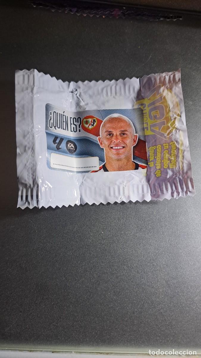 Coleccionismo cromos antiguos: CROMO ISI &iquest;QUIEN ES? RAYO VALLECANO CHICLE LIGA 2026 2027 26 27 ESTE PANINI NUNCA PEGADO