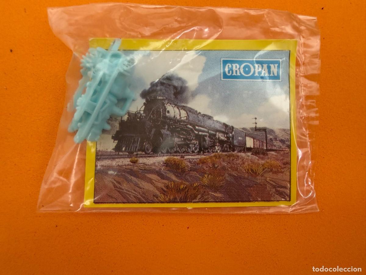 Coleccionismo cromos antiguos: Trenes y locomotoras de Cropan - cerrado sin abrir con tren - cromo