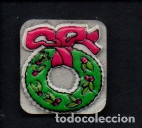 Coleccionismo cromos antiguos: CROMO ADHESIVO, PLASTICO ACOLCHADO - CORONA DE NAVIDAD. SIN PEGAR.