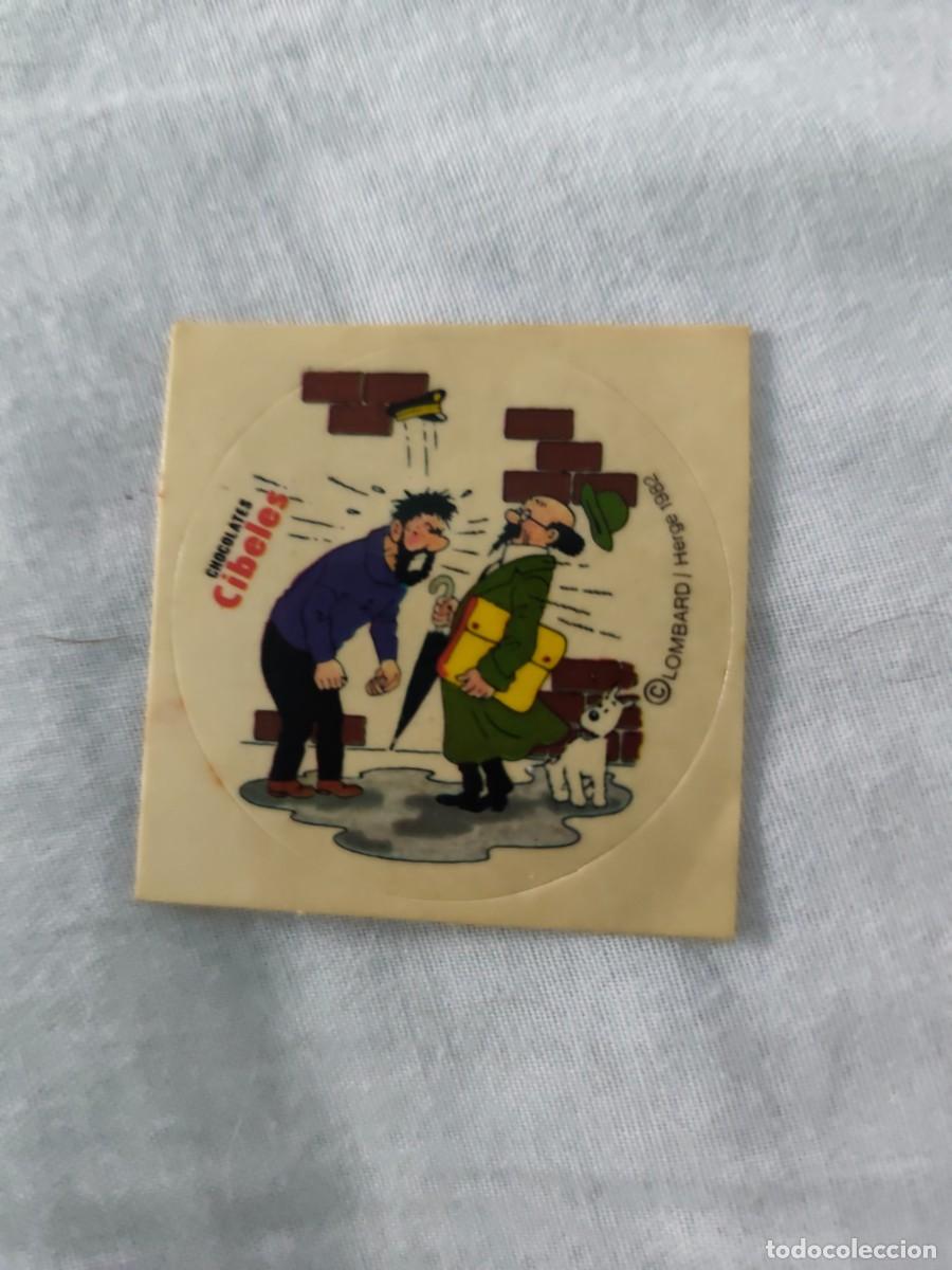 Coleccionismo cromos antiguos: TINTIN - CROMO ADHESIVO CHOCOLATES CIBELES - LOMBARD / HERGE 1982 - CROMO NUNCA PEGADO.