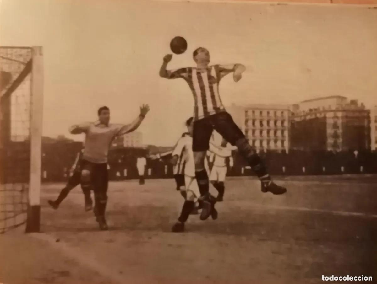 Colecionismo Cromos antigos: FOOT-BALL N&ordm; 18 - Madrid - Benfica- 1922 - ESCENAS INTERESANTES - CHOCOLATES Torras