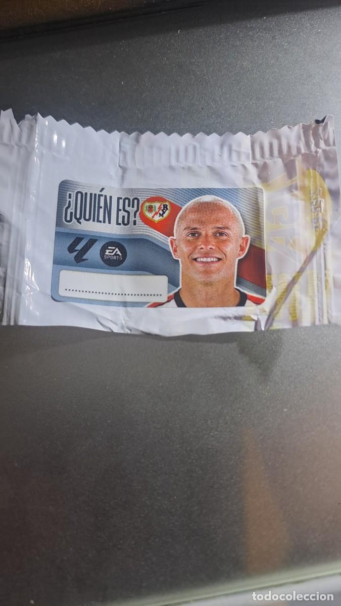Coleccionismo cromos antiguos: CROMO ISI &iquest;QUIEN ES? RAYO VALLECANO CHICLE LIGA 2026 2027 26 27 ESTE PANINI NUNCA PEGADO