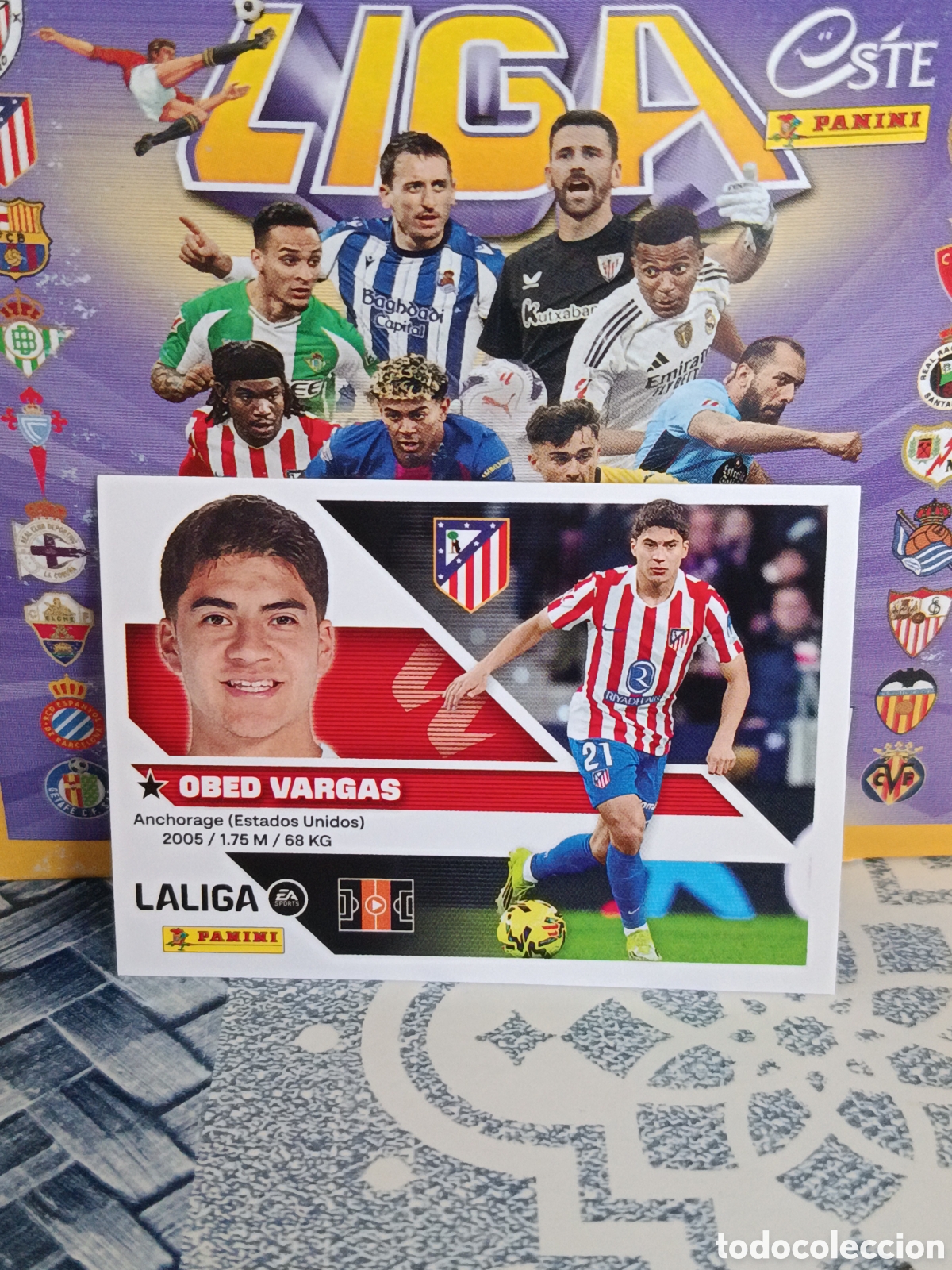 Collezionismo Figurine antiche: OBED VARGAS ATLETICO DE MADRID N&ordm; 14 B LIGA ESTE 26 27 2026 2027 PANINI &rdquo;NUEVO DE SOBRE&rdquo;