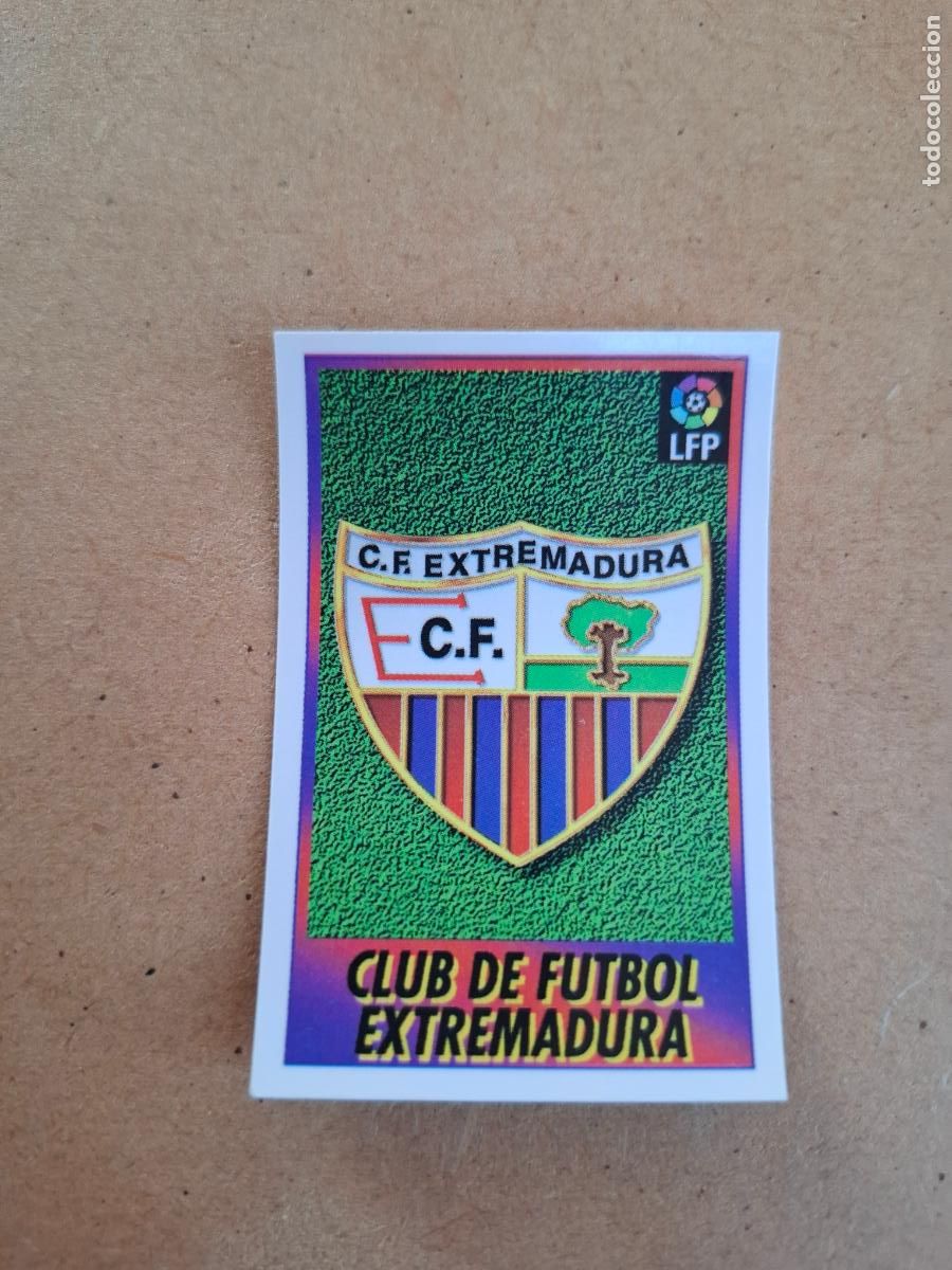 Collectable Antique Stickers: BOLLYCAO 96 97 1996 1997 - 92 ESCUDO - CF. EXTREMADURA ( TRASERA SIGUE LA LIGA ) NUNCA PEGADO